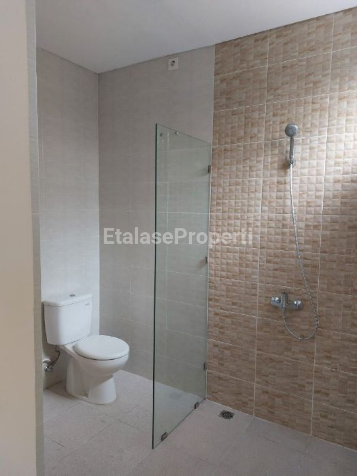 Foto properti Baru Renov! Jual Rumah Northwest Hill Citraland 3 Kamar 10