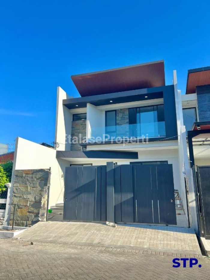 Foto properti Rumah Baru Di Manyar Jaya Dekat Gubeng Dan Raya MERR 1