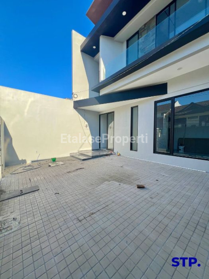 Foto properti Rumah Baru Di Manyar Jaya Dekat Gubeng Dan Raya MERR 3