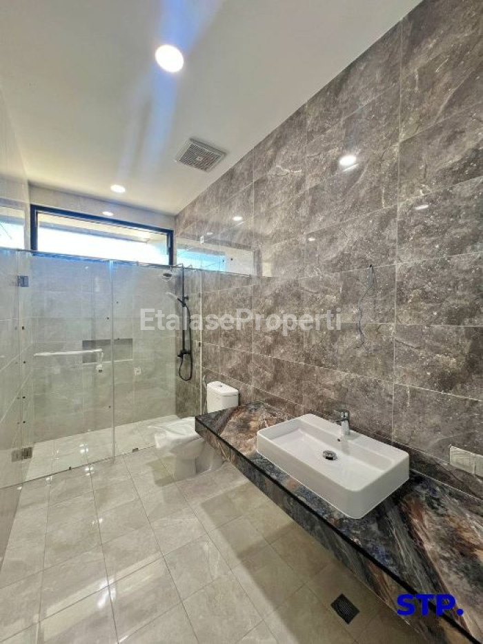 Foto properti Rumah Baru Di Manyar Jaya Dekat Gubeng Dan Raya MERR 7