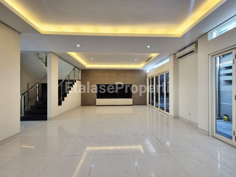 Foto properti Disewakan Rumah Bagus Di Araya Galaxy Bumi Permai 1 3