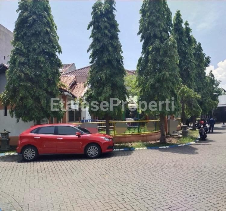 Foto properti Dijual Rumah Hook Puri Surya Jaya Cluster Taman Paris, Gedangan - Sidoarjo 3