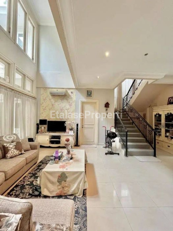 Foto properti Rumah Classic Luxury Jemursari Regency Dekat Prapen Tenggilis 2