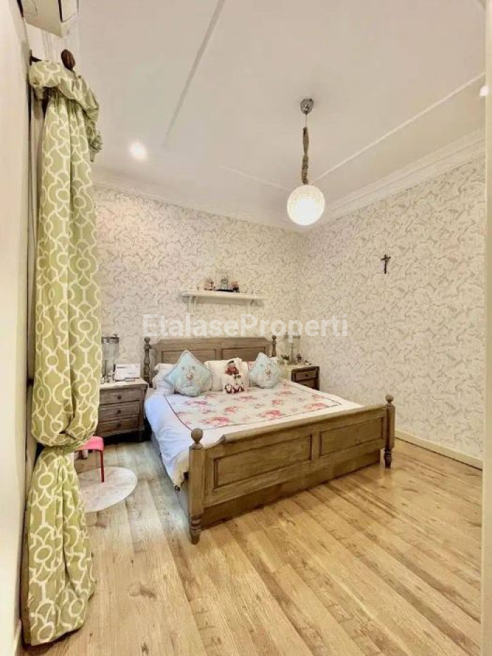 Foto properti Rumah Classic Luxury Jemursari Regency Dekat Prapen Tenggilis 6