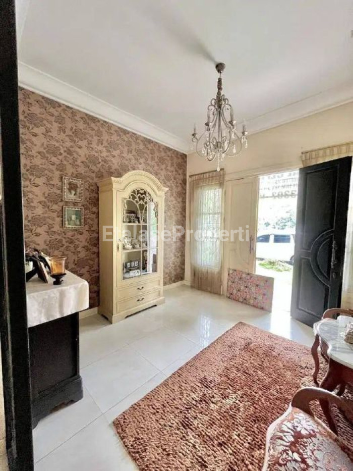 Foto properti Rumah Classic Luxury Jemursari Regency Dekat Prapen Tenggilis 7