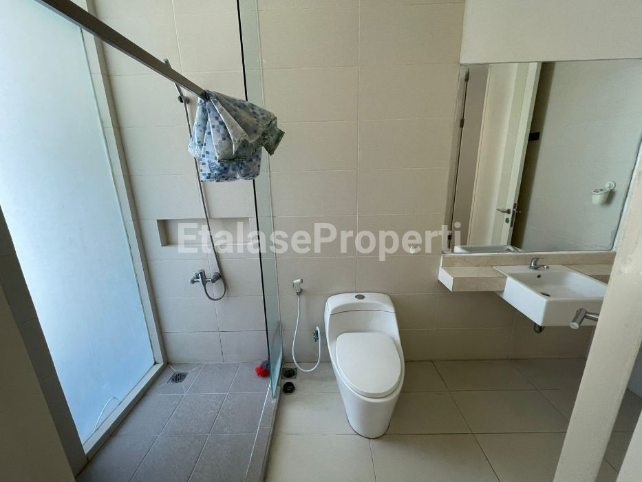 Foto properti Disewakan Rumah 2 Lantai 4