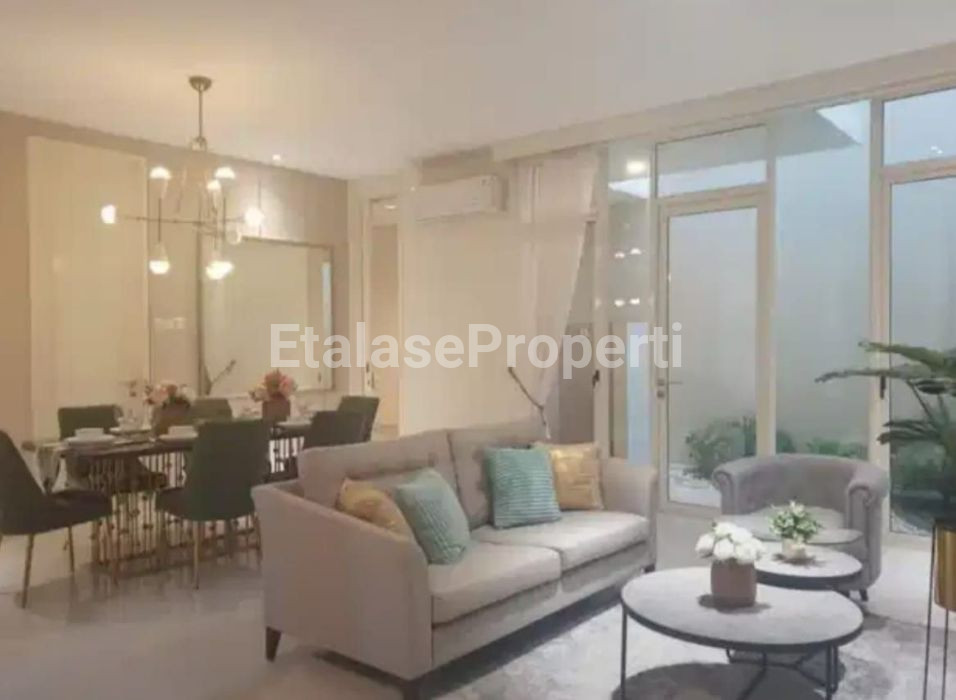 Foto properti Rumah Di Grand Island Pakuwon City Bagus Furnish Dekat Kenjeran 3