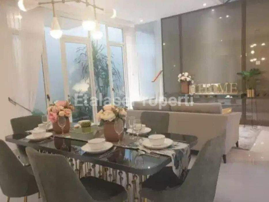 Foto properti Rumah Di Grand Island Pakuwon City Bagus Furnish Dekat Kenjeran 5