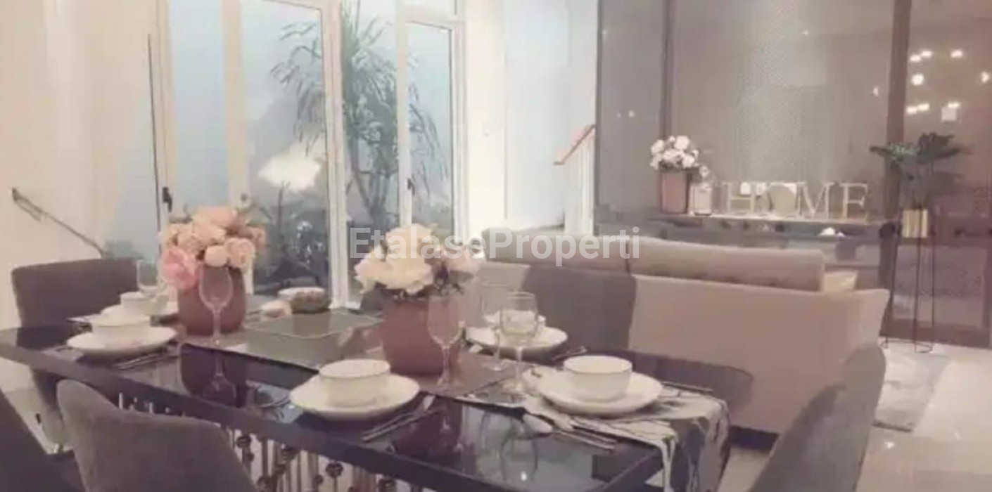Foto properti Rumah Di Grand Island Pakuwon City Bagus Furnish Dekat Kenjeran 6