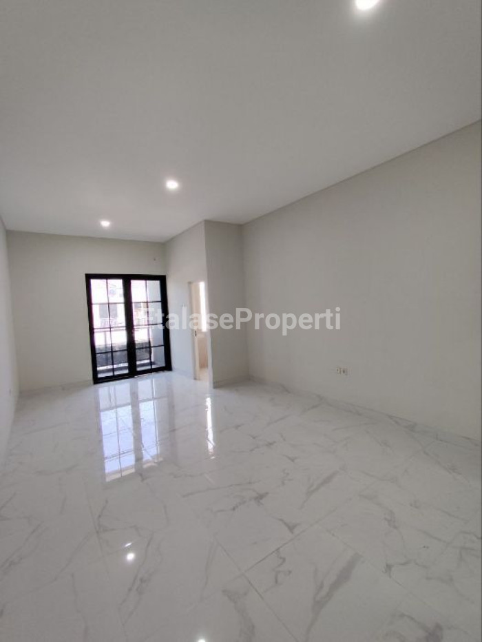 Foto properti Rumah Baru Lebak Arum Dekat Raya Kenjeran Dan Pakuwon City 4