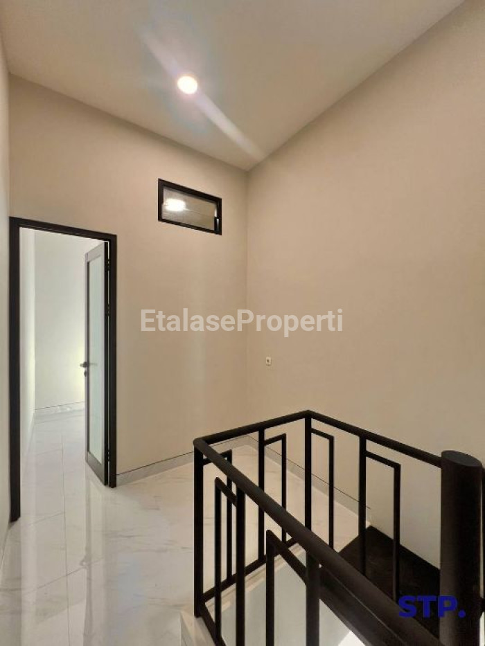 Foto properti 2 Unit, Rumah Baru Modern Di Baruk Utara, MERR 6