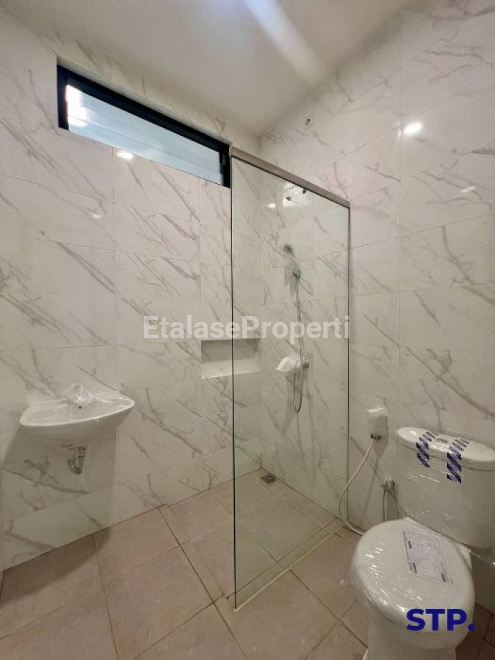 Foto properti 2 Unit, Rumah Baru Modern Di Baruk Utara, MERR 8