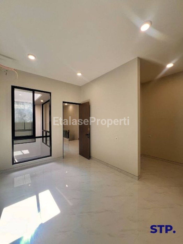 Foto properti 2 Unit, Rumah Baru Modern Di Baruk Utara, MERR 9