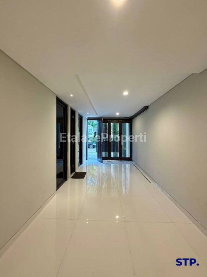 Foto properti Rumah 3 Lantai Di Galaxi Bumi Permai Araya Tahap 2 10
