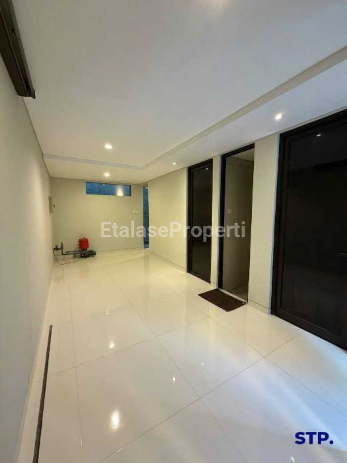 Foto properti Rumah 3 Lantai Di Galaxi Bumi Permai Araya Tahap 2 2
