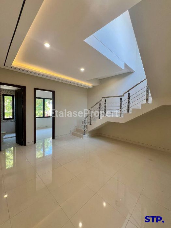 Foto properti Rumah 3 Lantai Di Galaxi Bumi Permai Araya Tahap 2 6