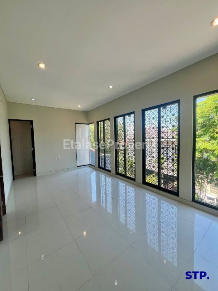Foto properti Rumah 3 Lantai Di Galaxi Bumi Permai Araya Tahap 2 8
