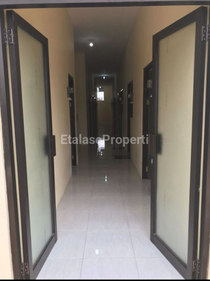Foto properti Dijual Cepat Usaha Kost-kostan Aktif Dan Toko Di Semolowaru 1