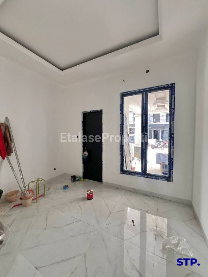 Foto properti Rumah Baru Lebar 7 Di Galaxi Bumi Permai Araya Tahap 2, Surabaya 3