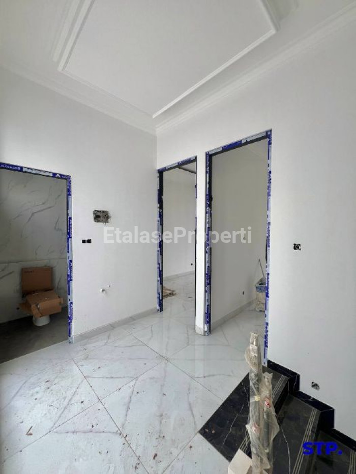 Foto properti Rumah Baru Lebar 7 Di Galaxi Bumi Permai Araya Tahap 2, Surabaya 6