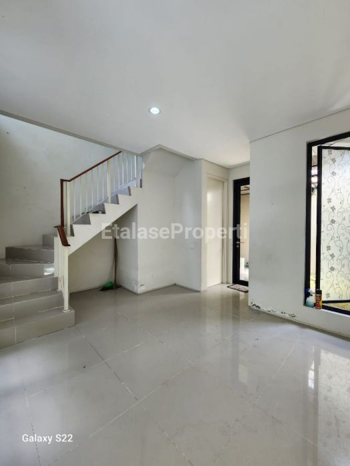 Foto properti Dijual Rumah Siap Huni Nortwest Lake Citraland 1 M-an 3
