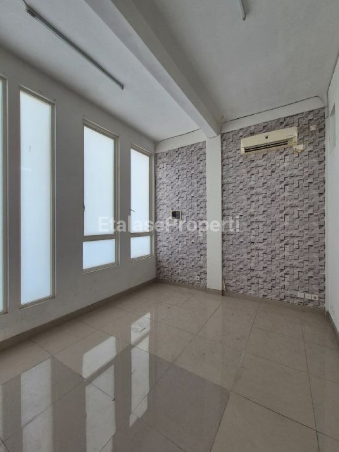 Foto properti Disewakan Ruko Biz Home Pakuwon City Kenjeran 2