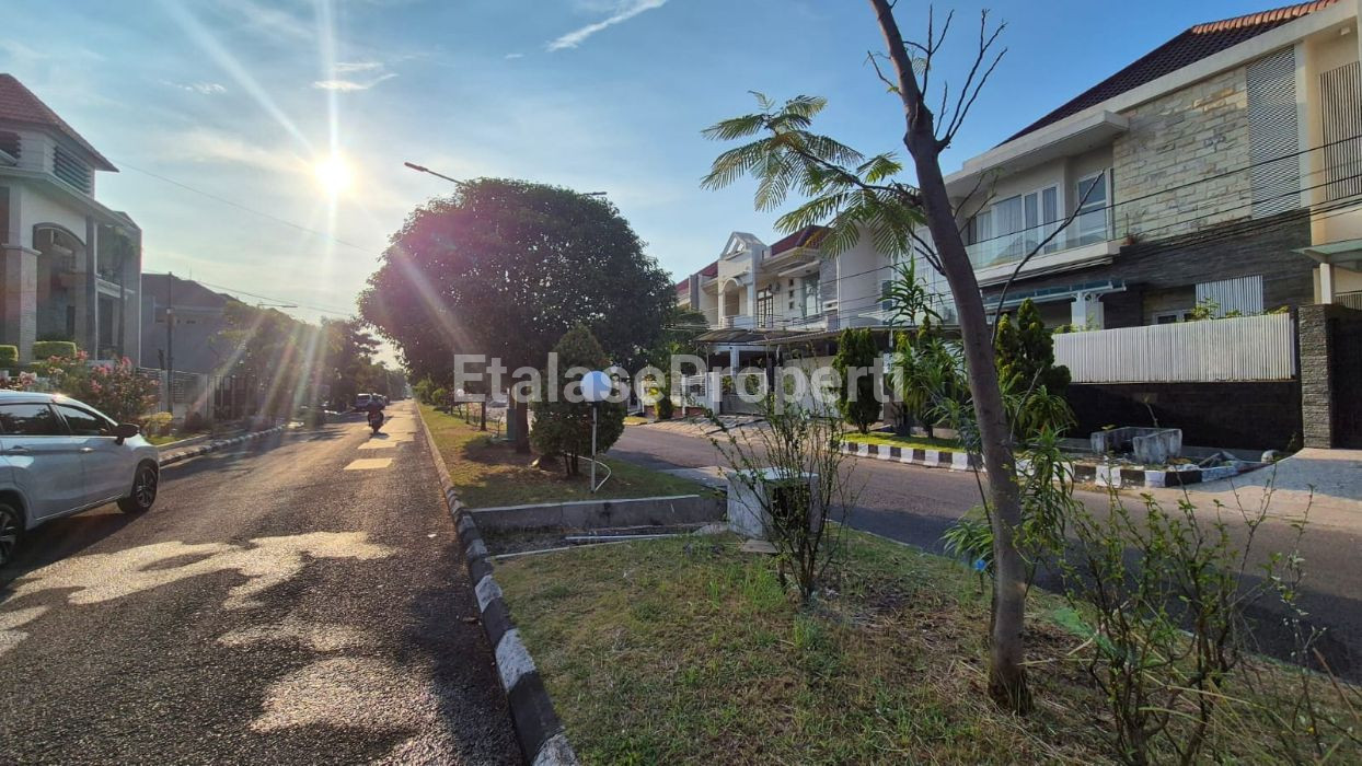 Foto properti Dijual Rumah Hitung Tanah Di Sutorejo Prima Jalan Kembar 2