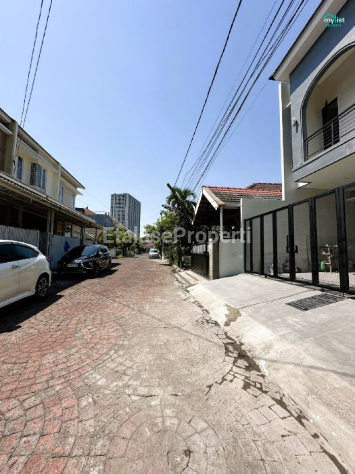 Foto properti Dijual Rumah Di Nirwana Eksekutif Dekat MERR UPH Wonorejo 2