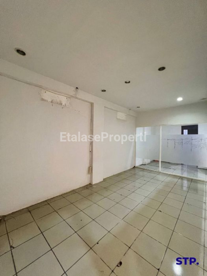 Foto properti Temurah! Ruko 3 Lantai Di Central Park Mulyosari 2