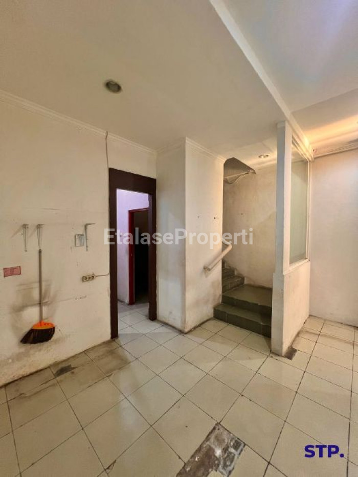 Foto properti Temurah! Ruko 3 Lantai Di Central Park Mulyosari 4
