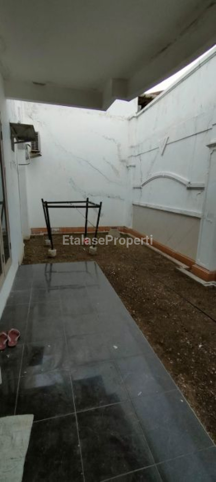 Foto properti Dijual / Disewakan Rumah Di Manyar Rejo 4