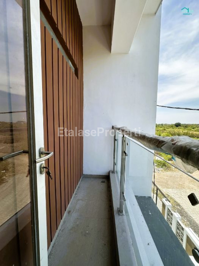 Foto properti Rumah Baru Di Gununganyar Modern Tengah Rungkut Wonorejo 7