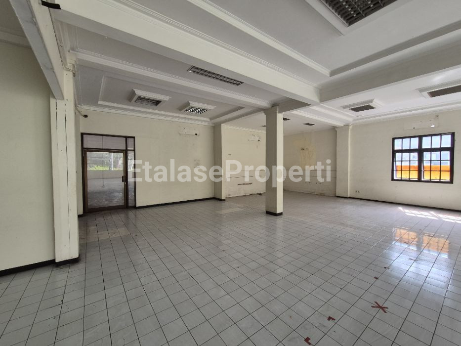 Foto properti FOR RENT GEDUNG KOMERSIAL MAYJEND SUNGKONO Nol Jalan Raya Protokol 6