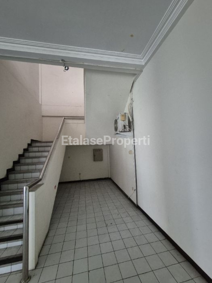 Foto properti FOR RENT GEDUNG KOMERSIAL MAYJEND SUNGKONO Nol Jalan Raya Protokol 7