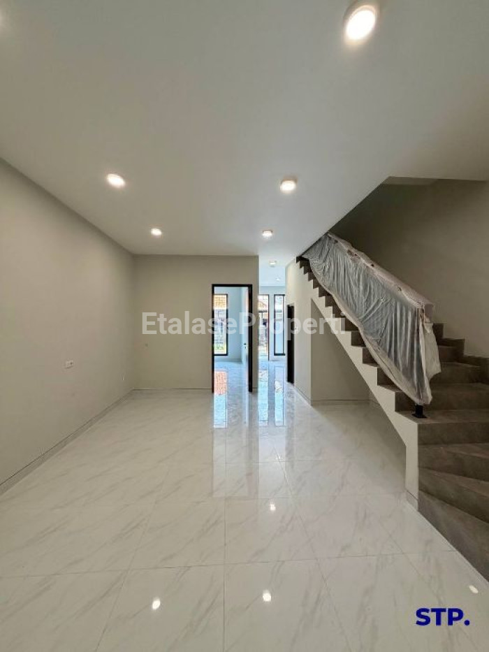 Foto properti 2 Unit, Rumah Baru Modern Di Wisma Mukti 2
