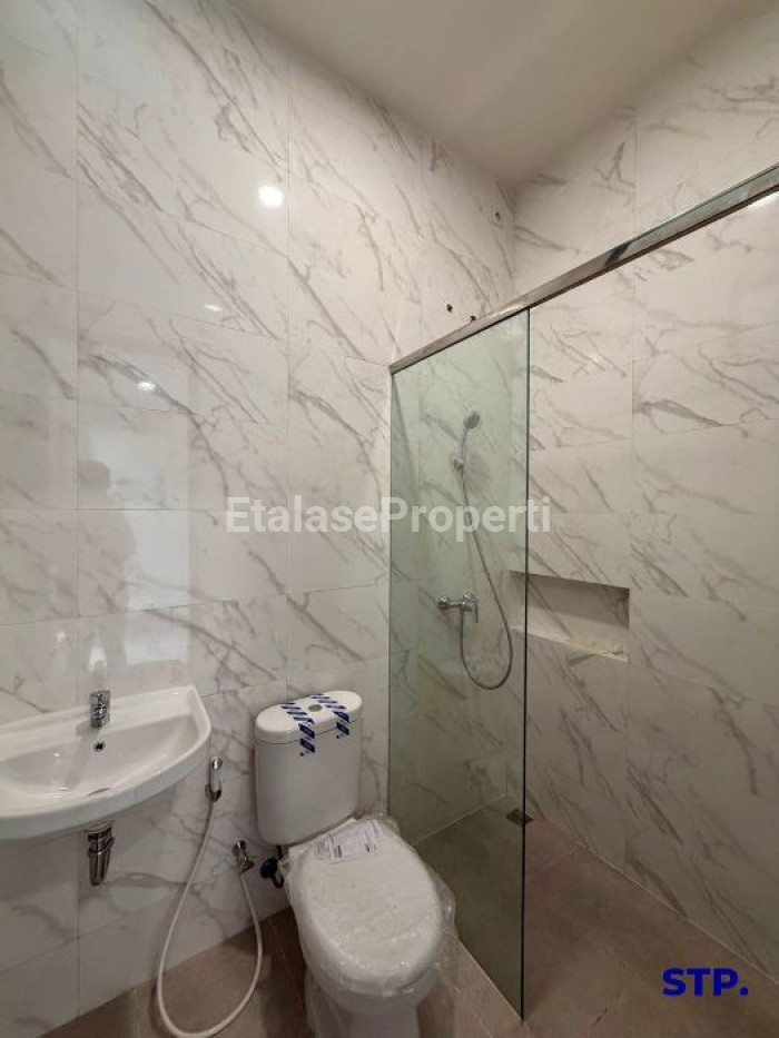 Foto properti 2 Unit, Rumah Baru Modern Di Wisma Mukti 9