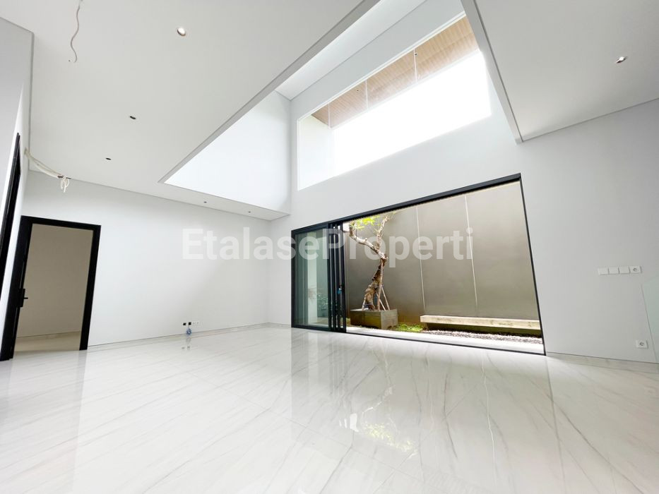 Foto properti *Dijual Rumah Citraland Cluster Somerset* 4