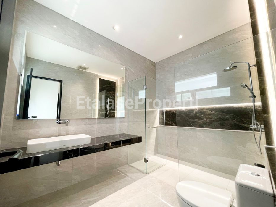 Foto properti *Dijual Rumah Citraland Cluster Somerset* 10