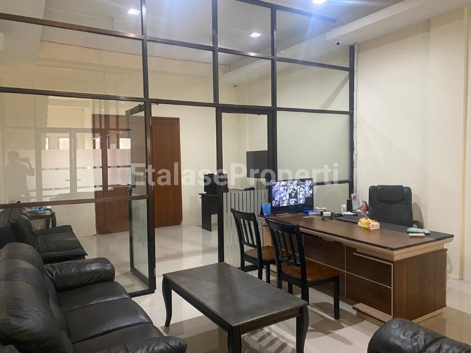 Foto properti *Dijual Ruko Surabaya Pusat* 4