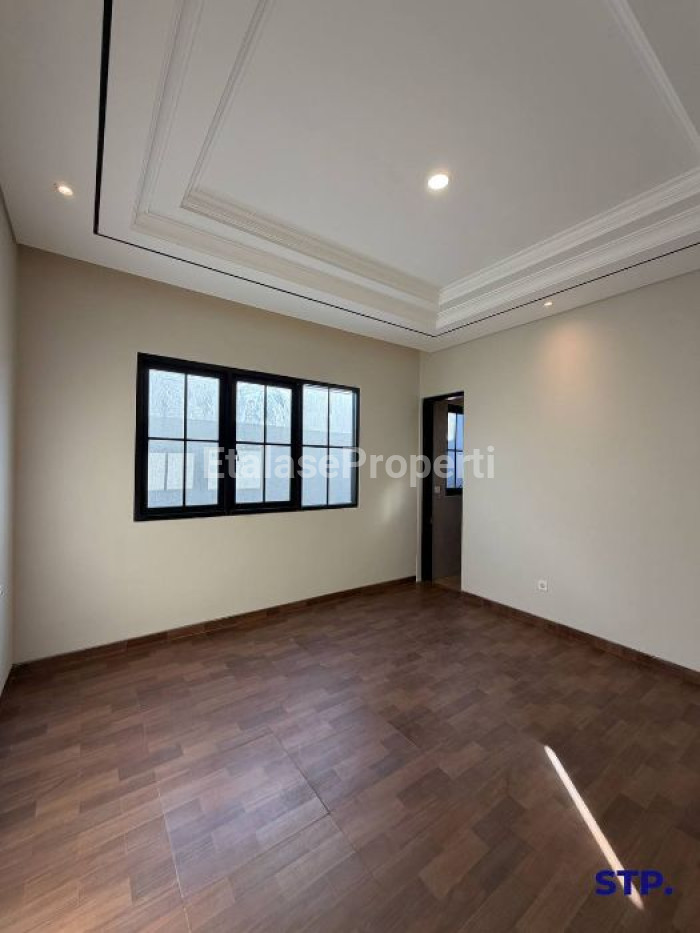 Foto properti 2 Unit, Rumah Baru American - Style Di Perumahan Manyar Indah 7