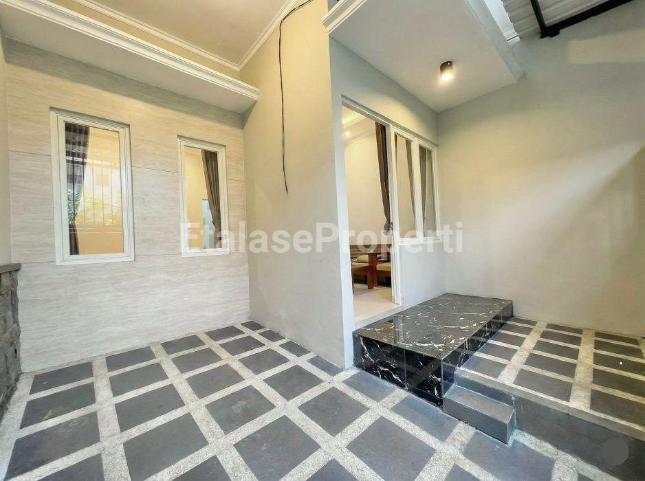 Foto properti *Dijual Rumah Taman Sutorejo Timur* 2