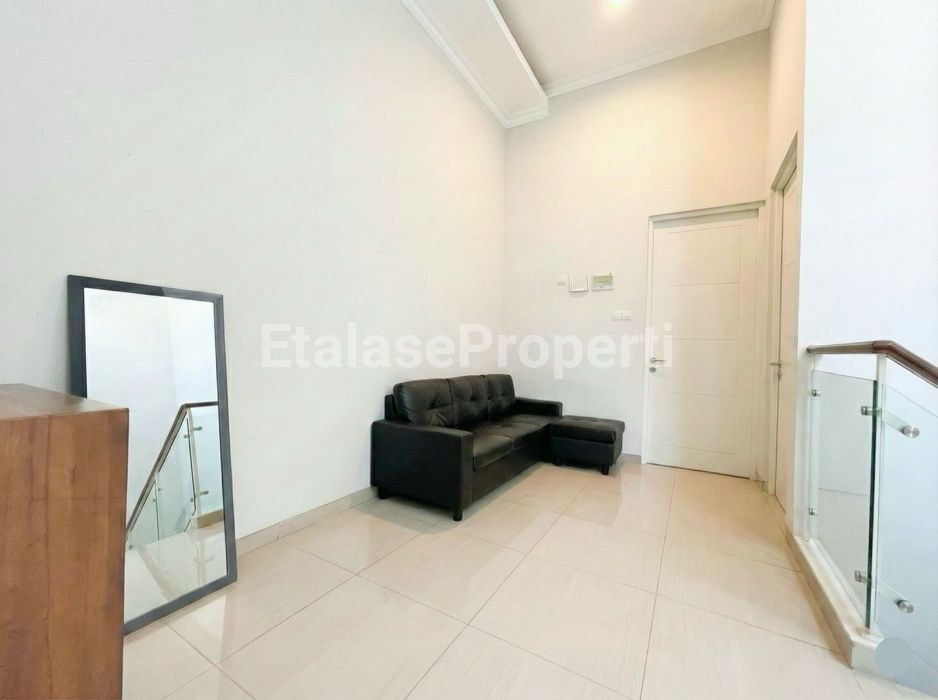 Foto properti *Dijual Rumah Taman Sutorejo Timur* 7