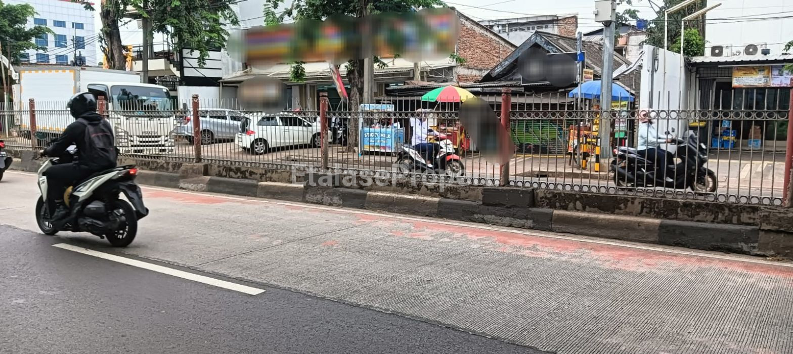 Foto properti JUAL RUMAH USAHA  BERLOKASI  JL. RAYA PONDOK GEDE,  DI PUSAT COMMERSIAL - JAKARTA  TIMUR 1