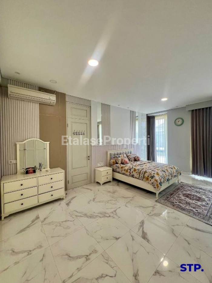 Foto properti Sewa Rumah Furnished Di Cluster Aruba Villa Di Grand Island Pakuwon City 8