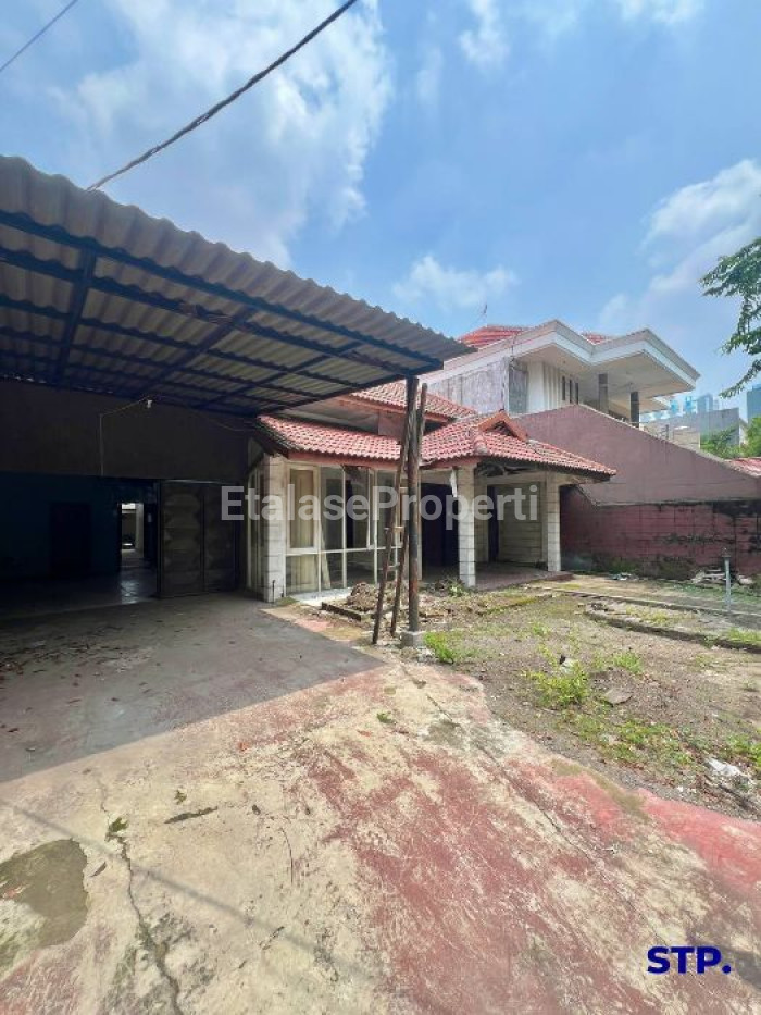 Foto properti Jual Under Market - Rumah Komersil Raya Tenggilis Mejoyo 3