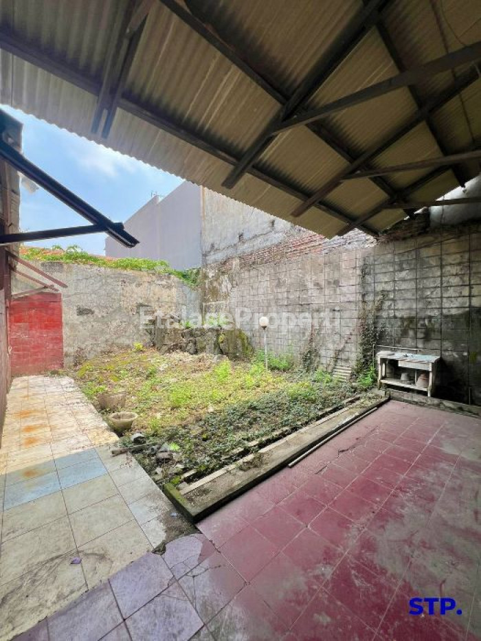 Foto properti Jual Under Market - Rumah Komersil Raya Tenggilis Mejoyo 9