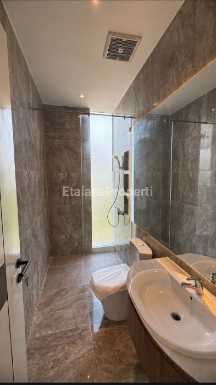 Foto properti Dijual Cepat Rumah Baru Di Citraland Cluster Woodland 9