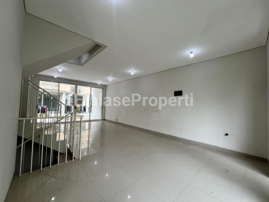 Foto properti Jual Rugi, Rumah Full Renovasi 3 Lantai Di Wisata Bukit Mas Notredame 3