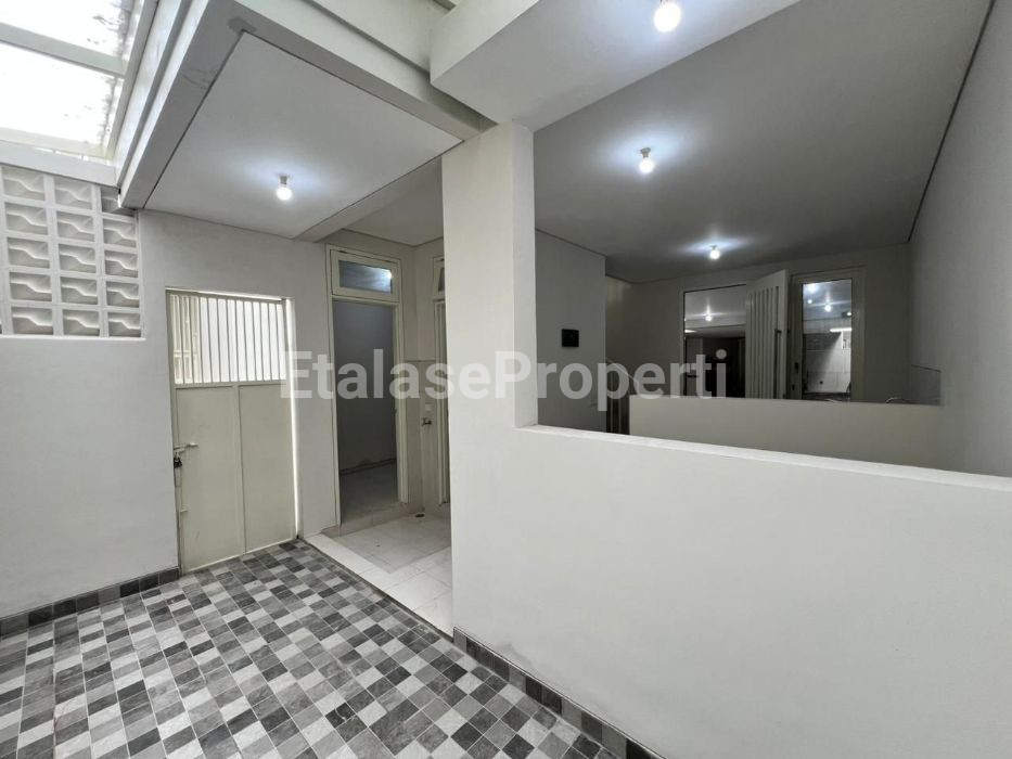 Foto properti Jual Rugi, Rumah Full Renovasi 3 Lantai Di Wisata Bukit Mas Notredame 5