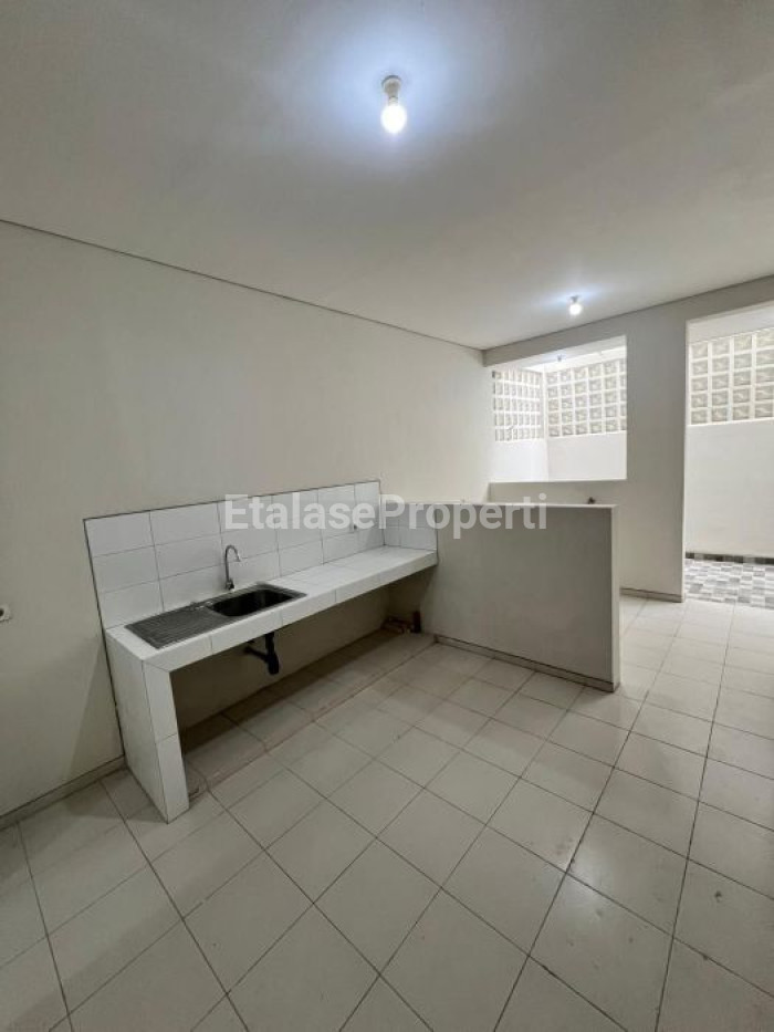 Foto properti Jual Rugi, Rumah Full Renovasi 3 Lantai Di Wisata Bukit Mas Notredame 6